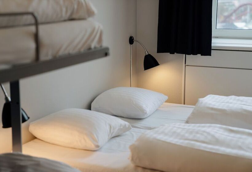 Кровать в Общей Комнате, Danhostel Copenhagen City & Apartments