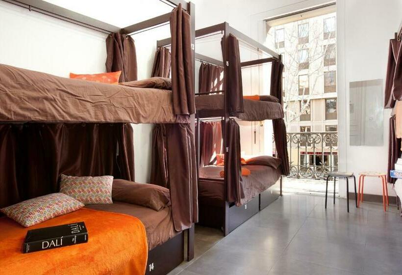 Кровать в Общей Комнате, Hip Karma Hostel