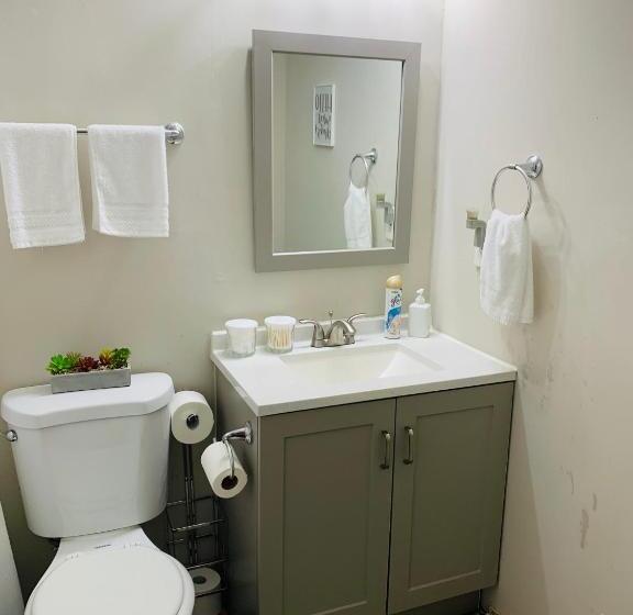 Номер Deluxe, Cozy   Home Away From Home With Free Parking