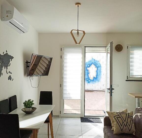 آپارتمان 1 خوابه با تراس, Kolossoi Guest House