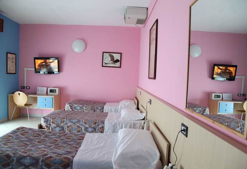 اتاق استاندارد چهار تخته, Central Hostel Bg