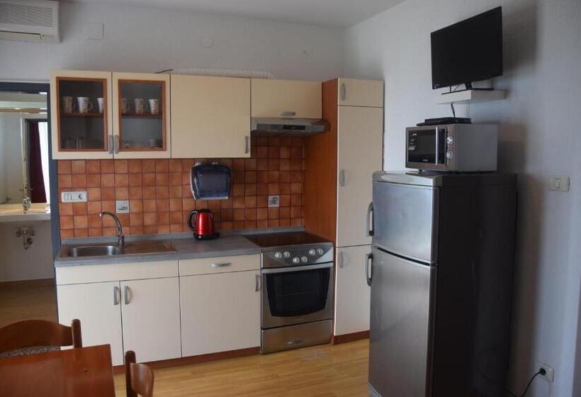 آپارتمان 2 خوابه با چشم‌انداز دریا, Hostel Panorama Portorož