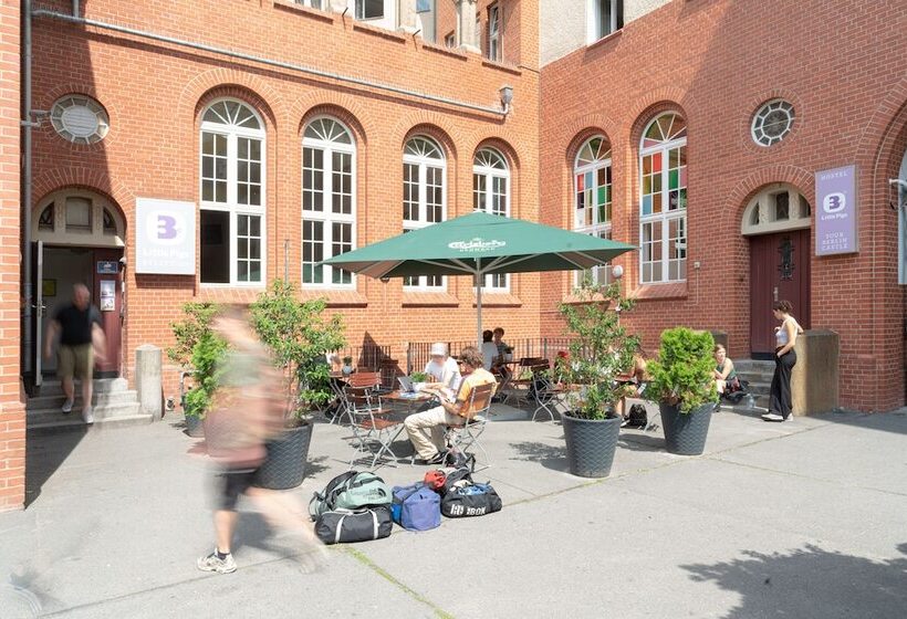 اتاق استاندارد با سرویس بهداشتی مشترک, Three Little Pigs Hostel   Your Berlin Castle