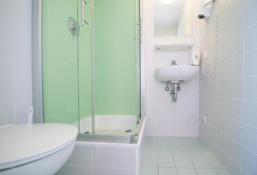 Номер Стандарт с Террасой, Wombat S City Hostel Munich Hauptbahnhof