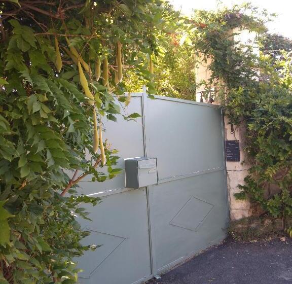 Apartament Rodzinny, Magnolias