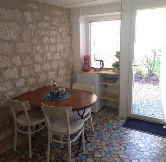 Apartament Rodzinny, Magnolias