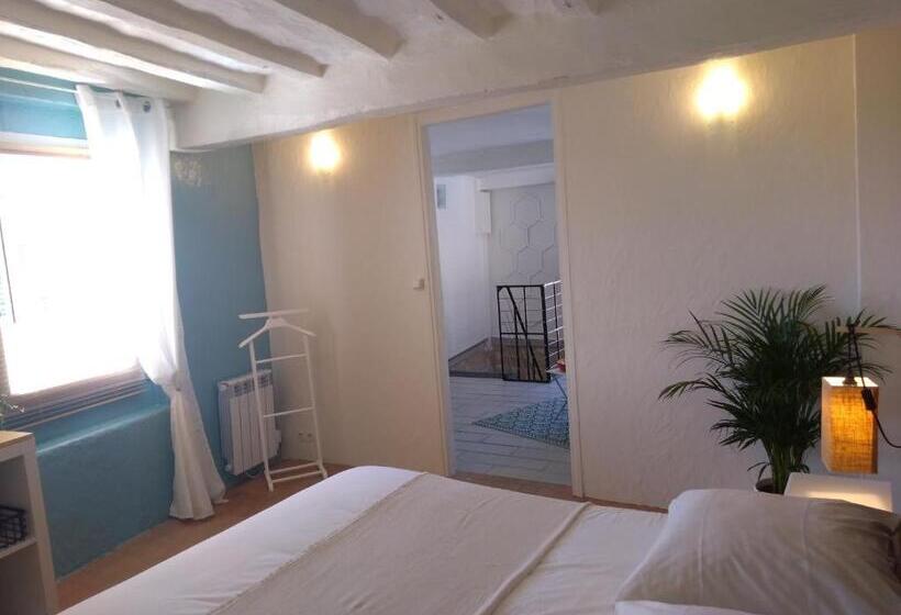 Apartament Rodzinny, Magnolias