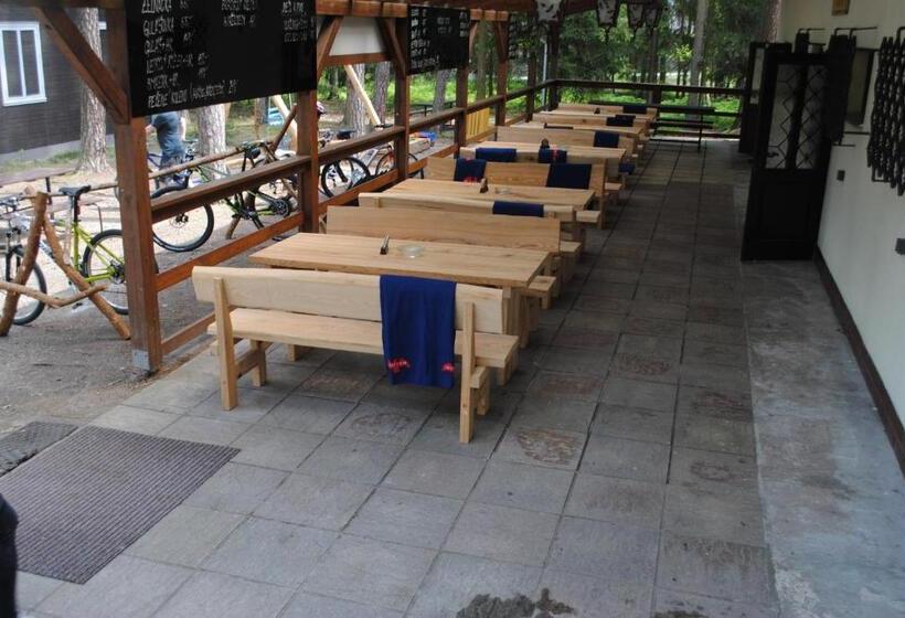 标准四人间共用浴室, Penzion A Restaurace Kamínek