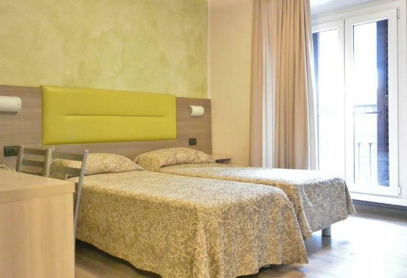 اتاق استاندارد با سرویس بهداشتی مشترک, Siena