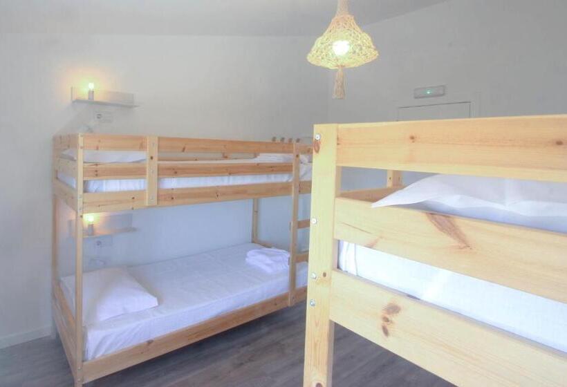 Четырехместный Номер Стандарт, Hostel Retiro Do Gerês