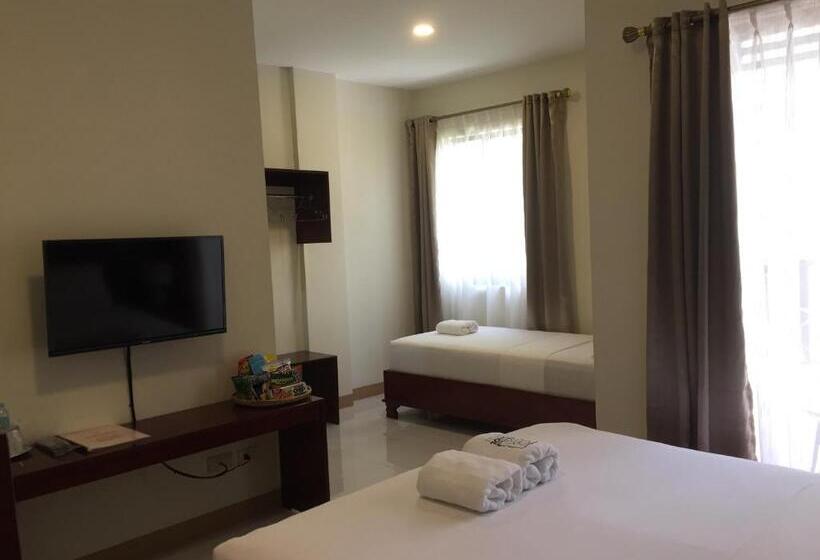 스탠다드 트리플 발코니 룸, Bohol Ecotel