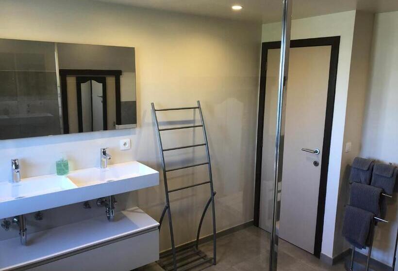 Семейный Номер, B&b Carisma