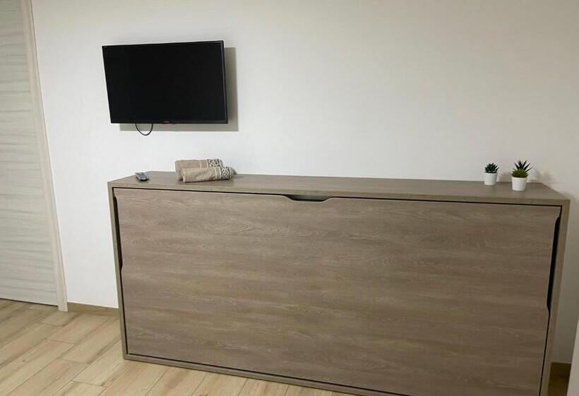 Номер Deluxe, Teddy Sroom