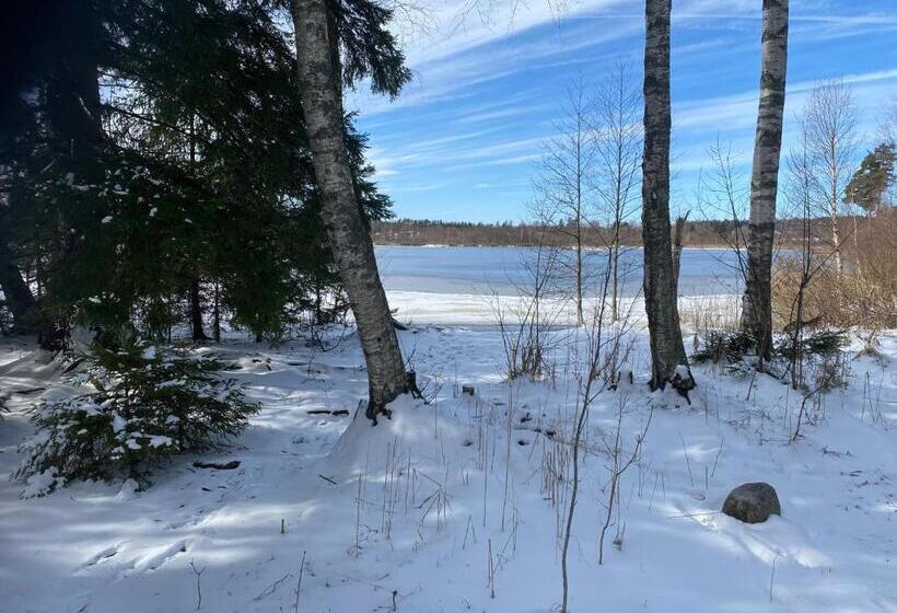 标准平房, Dr åsa Kallfors Järna Bed & Breakfast