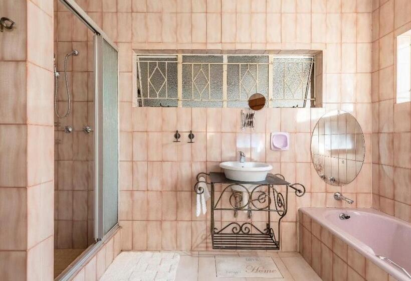 Номер Deluxe Кровать Кинг, Whitehouse Lodge Benoni