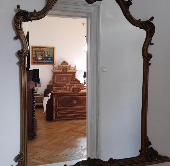 إستوديو قياسى, Royal Residence 1901