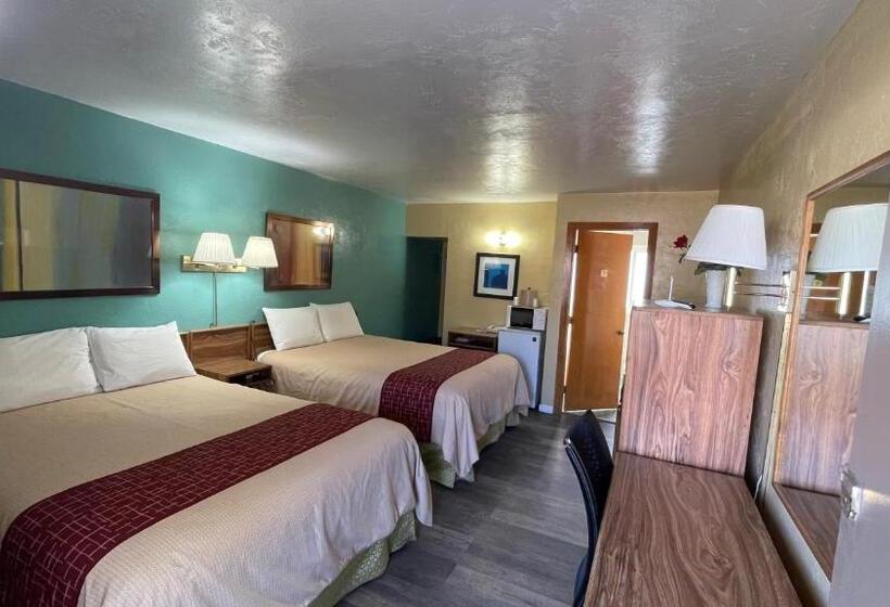 带山景的复式房间, American Inn