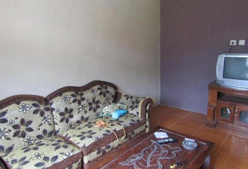 Вилла 3 Спальни, Penginapan Melati Sarangan