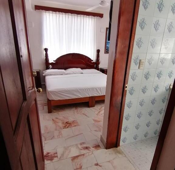 キングサイズベッドのスーペリアルーム, Don Luis Hostal   Sucursal Hidalgo   Tecolutla