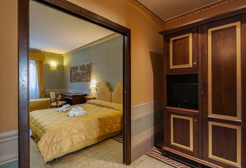 Suite Familiare, I Portici Hotel   Residenza D Epoca