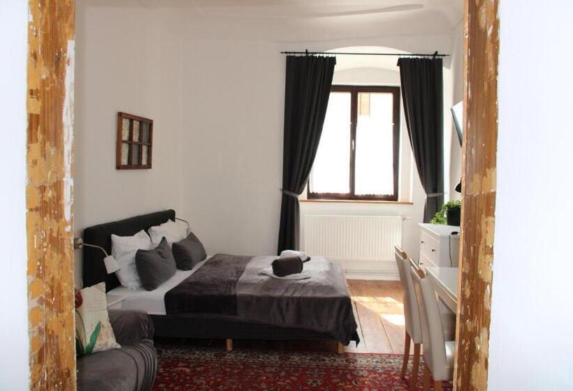 침실 2개 스위트, Im Stift Neuberg