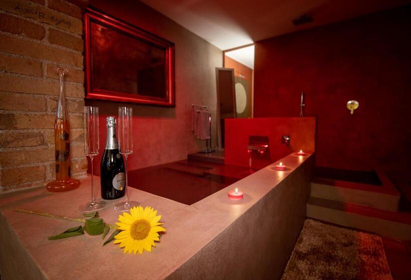 Люкс Повышенной Комфортности, Dolce Farnetta En Suite Spa & Yoga