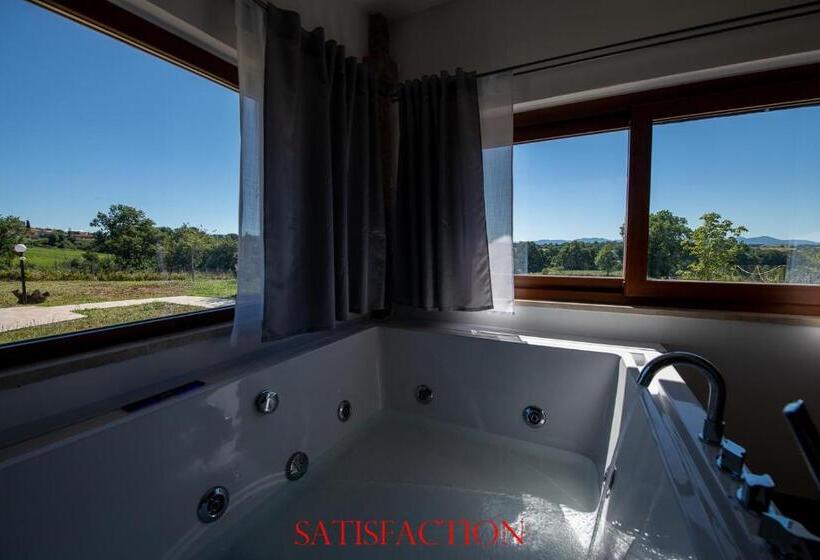 Люкс Кровать Кинг, Dolce Farnetta En Suite Spa & Yoga