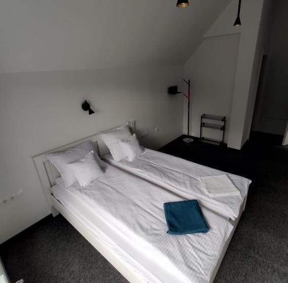 Номер Стандарт, 4 Seasons   House