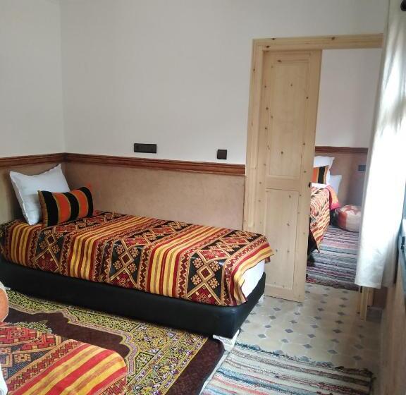 Четырехместный номер эконом класса с общей ванной комнатой, Riad Bab Imlil