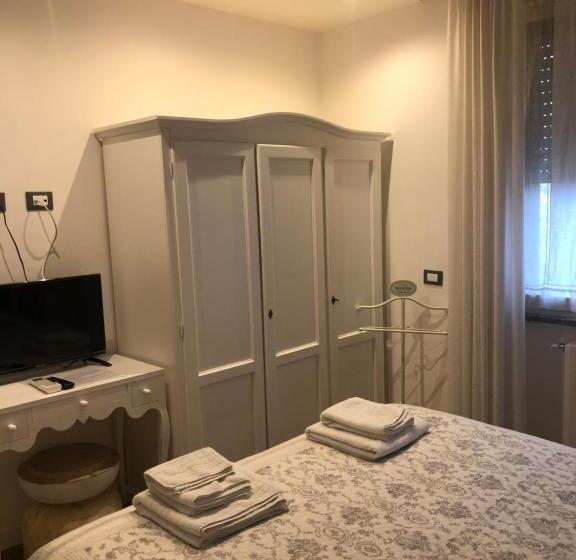 Номер Deluxe, La Rosa Bianca