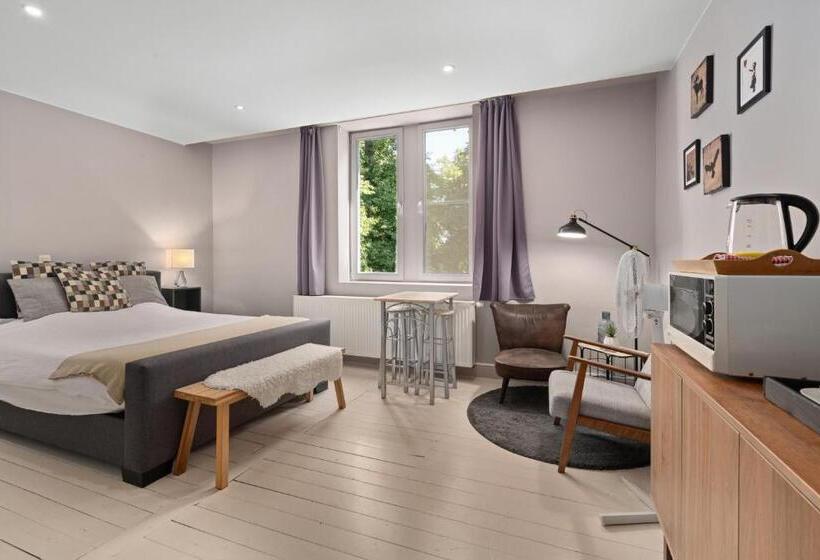 חדר סטנדרט, Spacious Guest Suites Near Historic Market   5 Min Walk