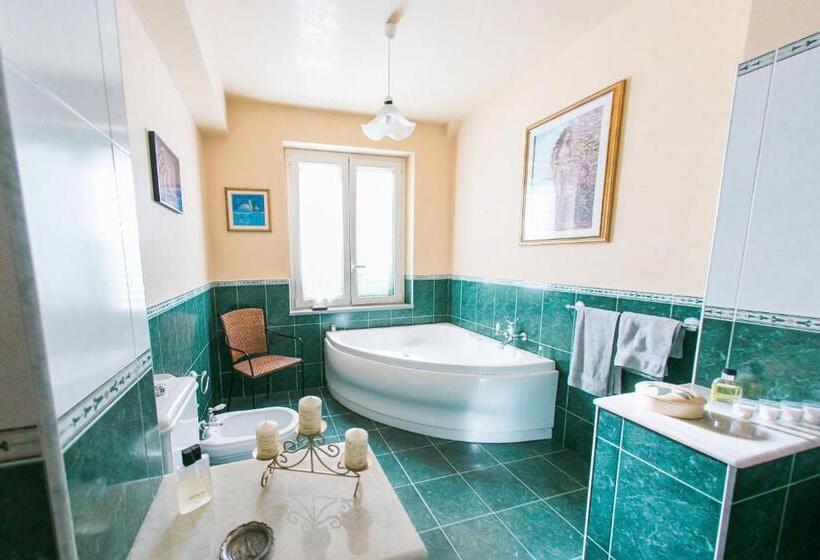 اتاق لوکس, B&b Villa Alba