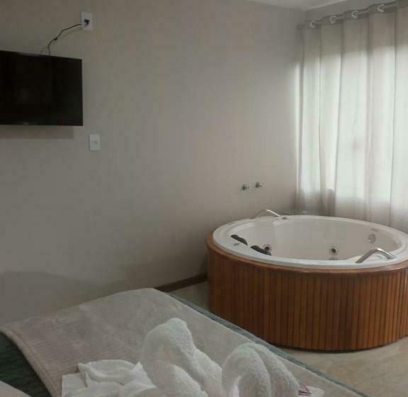 자쿠지 스위트, Recanto Berço Das Aguas