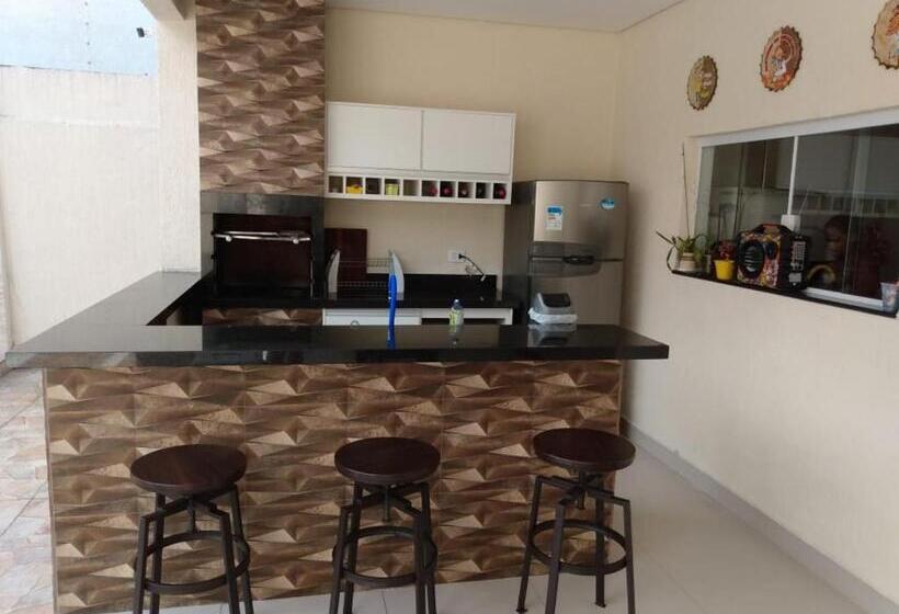 اتاق خانوادگی, Pousada Sanlubia Enseada Guarujá