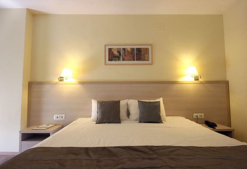 اتاق استاندارد با بالکن, Savoy