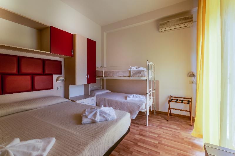 Четырехместный Номер Стандарт, Stresa