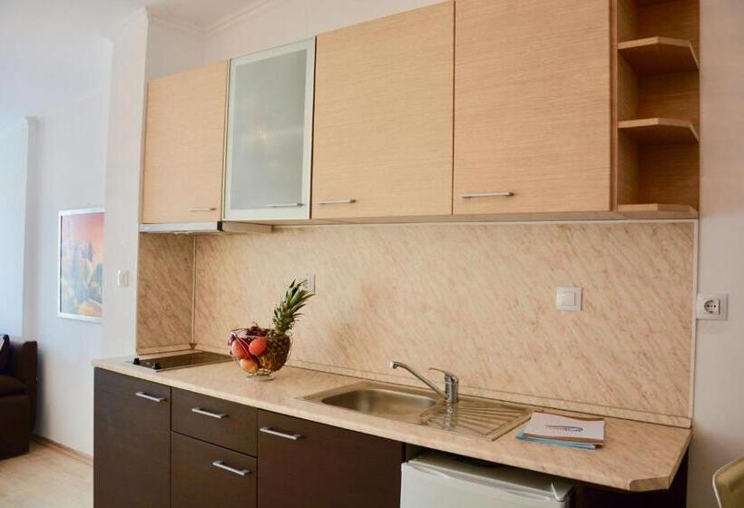 Студия Стандарт, Rainbow 1 Holiday Complex
