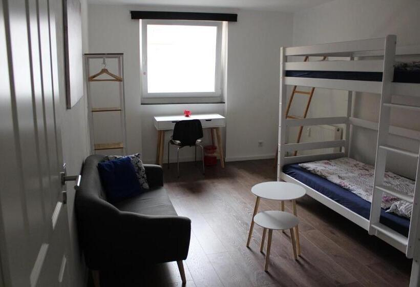클래식 4인 룸, Rooms In Shared House Saarbrucken Center