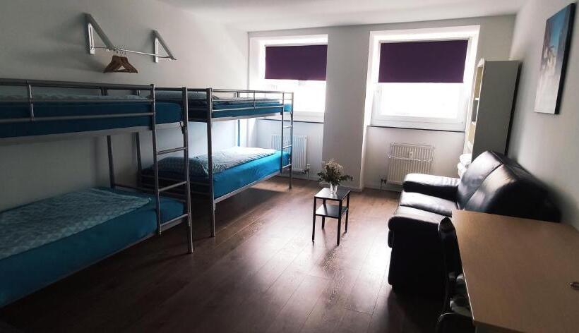 클래식 4인 룸, Rooms In Shared House Saarbrucken Center