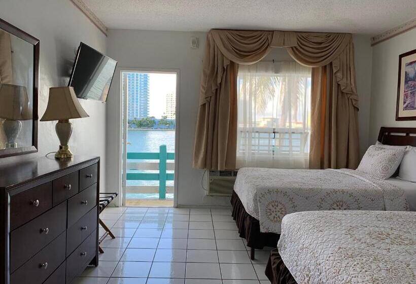 חדר סטנדרט עם מרפסת, International Inn On The Bay