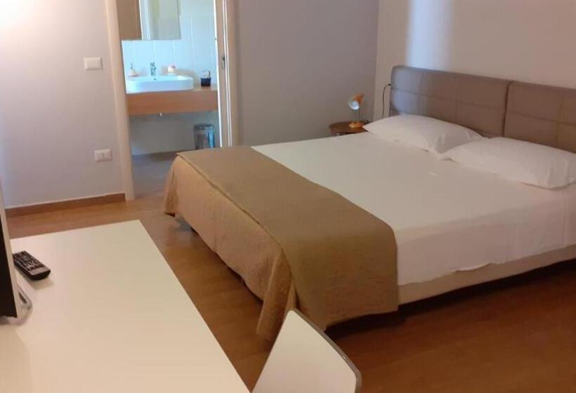 Номер Стандарт Трехместный, Country House Poggio Alto