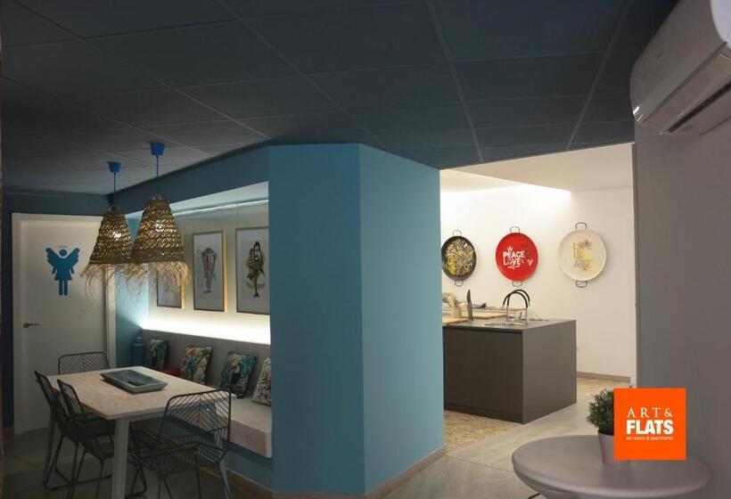 اتاق استاندارد سه تخته با سرویس بهداشتی مشترک, Art&flats Hostel