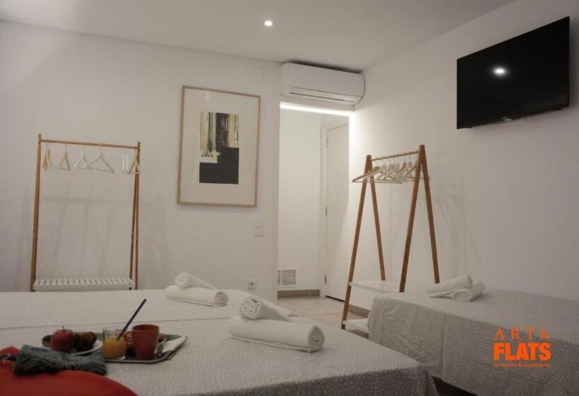 اتاق استاندارد با سرویس بهداشتی مشترک, Art&flats Hostel