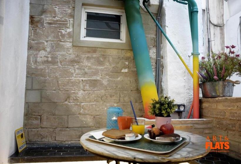 اتاق استاندارد چهارنفره با سرویس بهداشتی مشترک, Art&flats Hostel