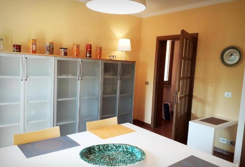 اتاق استاندارد با سرویس بهداشتی مشترک, Home Sweet Home Affittacamere   Lucca