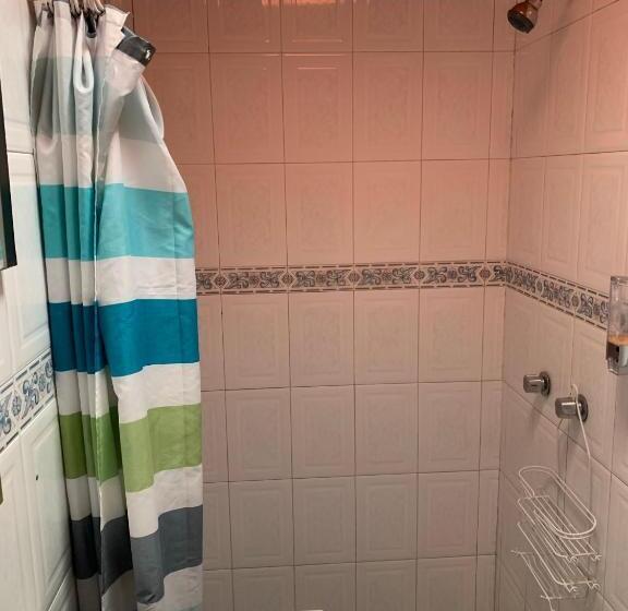 استودیوی استاندارد, Hostal Mago