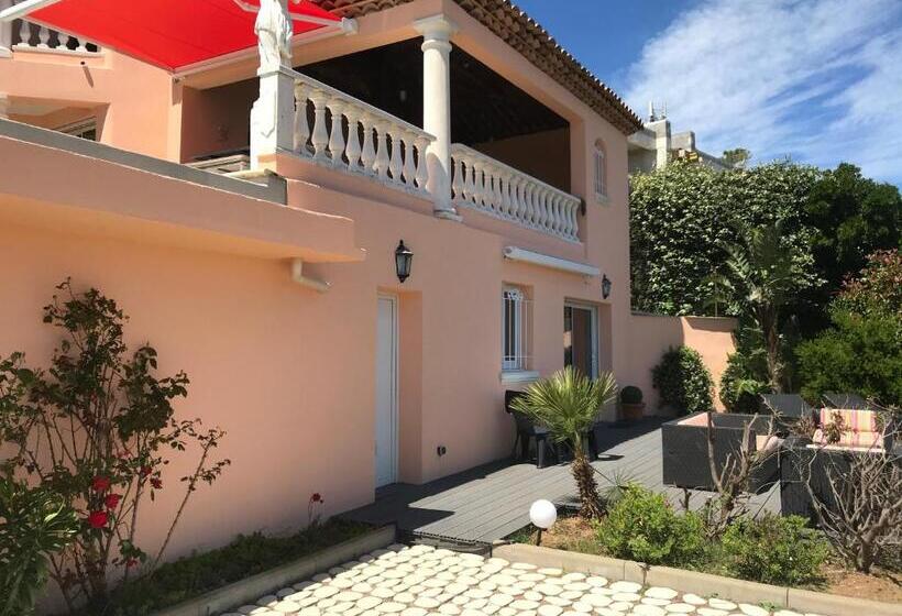 带海景的标准房, Villa Goonie