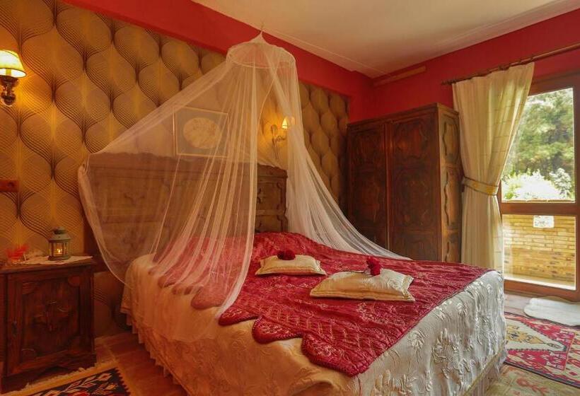 Suite, Ephesus Boutique