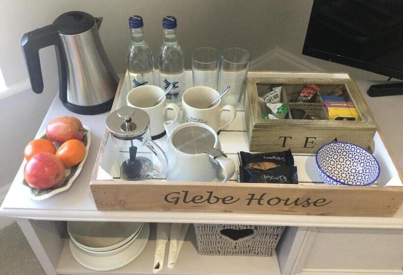 Номер Стандарт, Glebe House