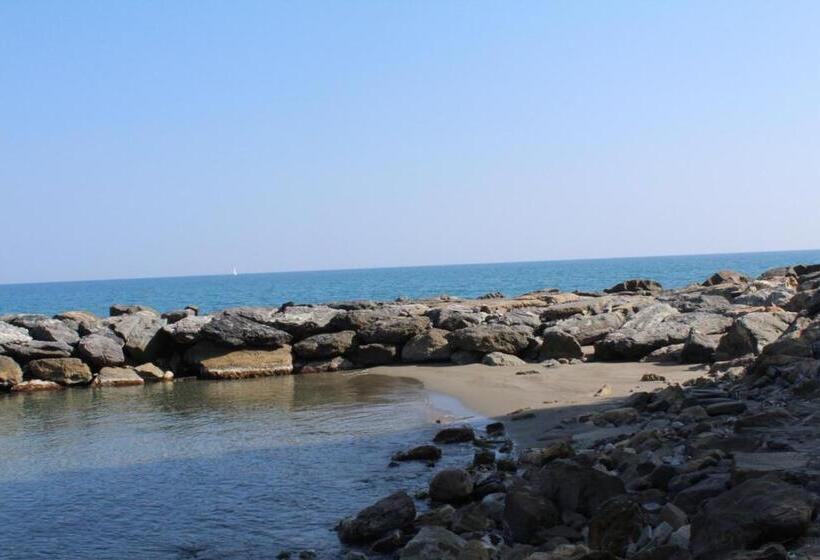 آپارتمان 1 خوابه با چشم‌انداز دریا, Conca Verde C21  Beach Front Little Villas Pool, Private Jacuzzi Sea View